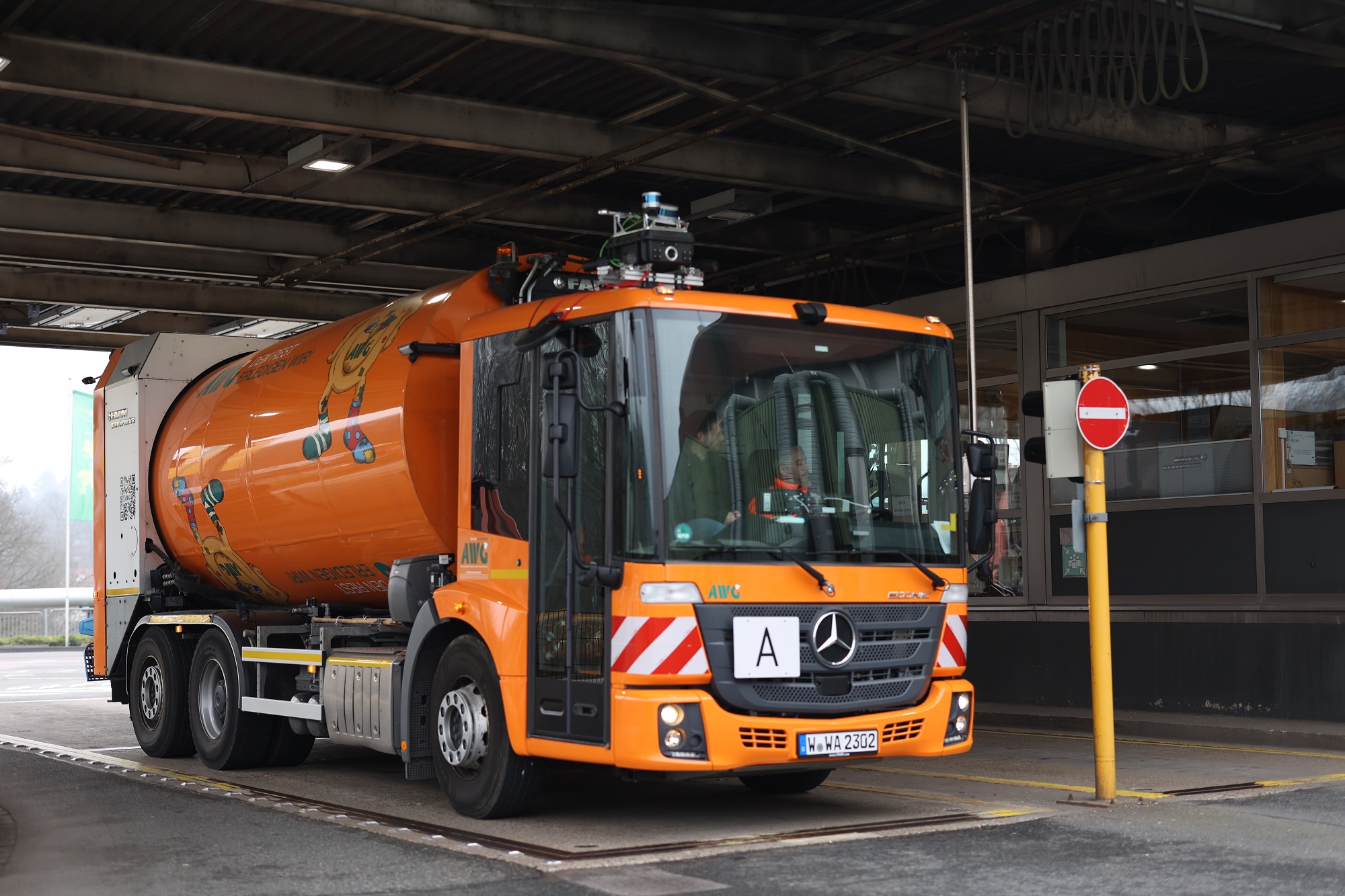 Sensorbox MUM mini auf einem Müllfahrzeug der Stadt Wuppertal Sensorbox MUM mini auf einem Müllfahrzeug der Stadt Wuppertal