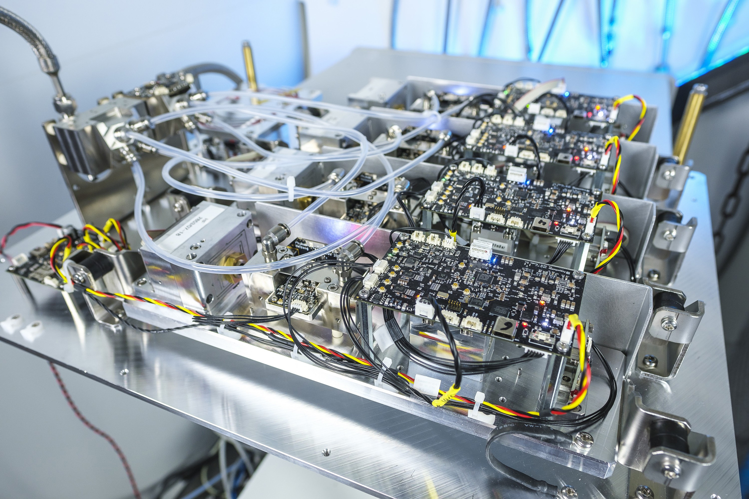 Customized exhaust  gas measurements: Tuneable diode laser spectroscopy for  fast gas analysis 