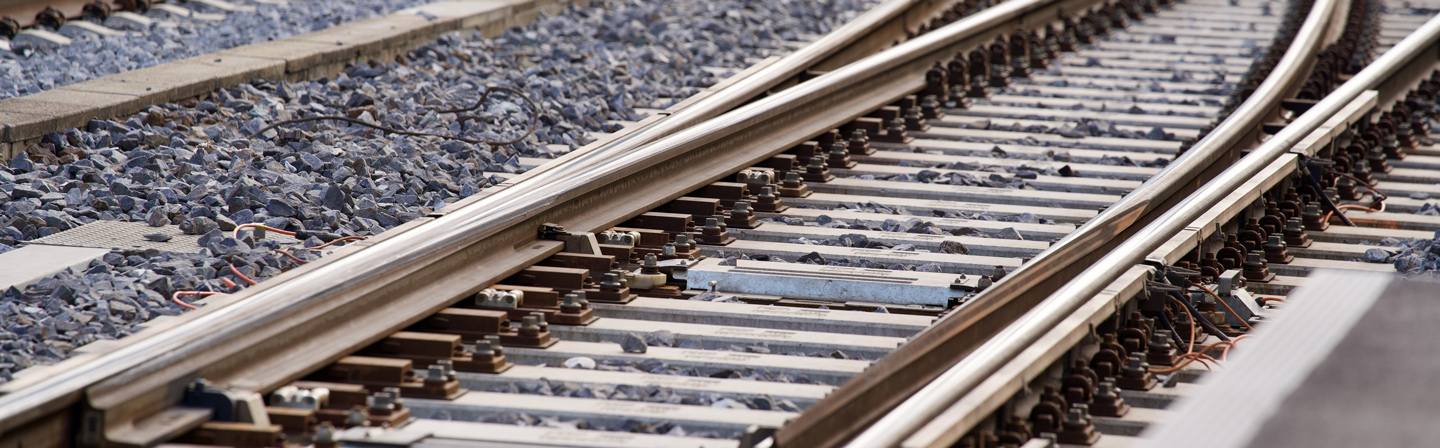 Measuring track geometry by generating 3D data using the light section method