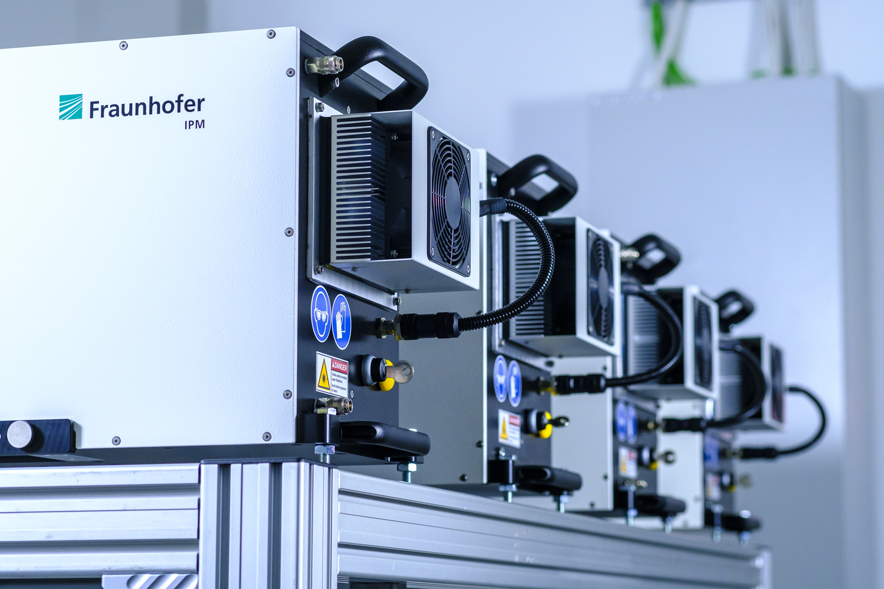 F-Scanner: Measuring layer thickness of lubricants in production F-Scanner: Measuring layer thickness of lubricants in production
